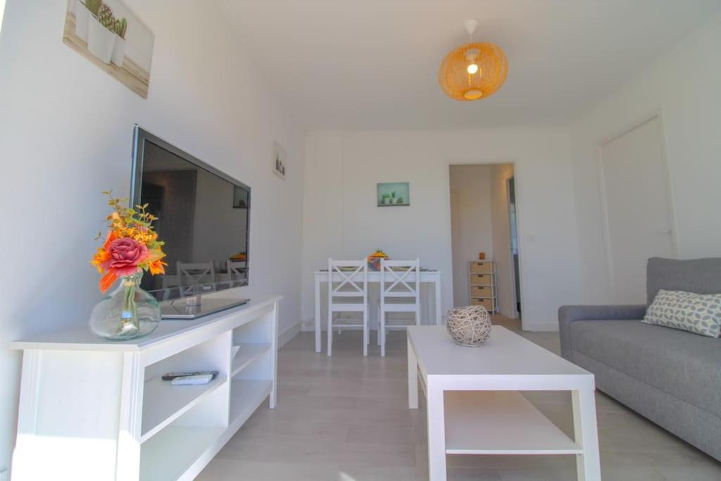 Appartement Le Republique By Apirent #Balcon #Climatisation #Parking à Cannes Extérieur photo