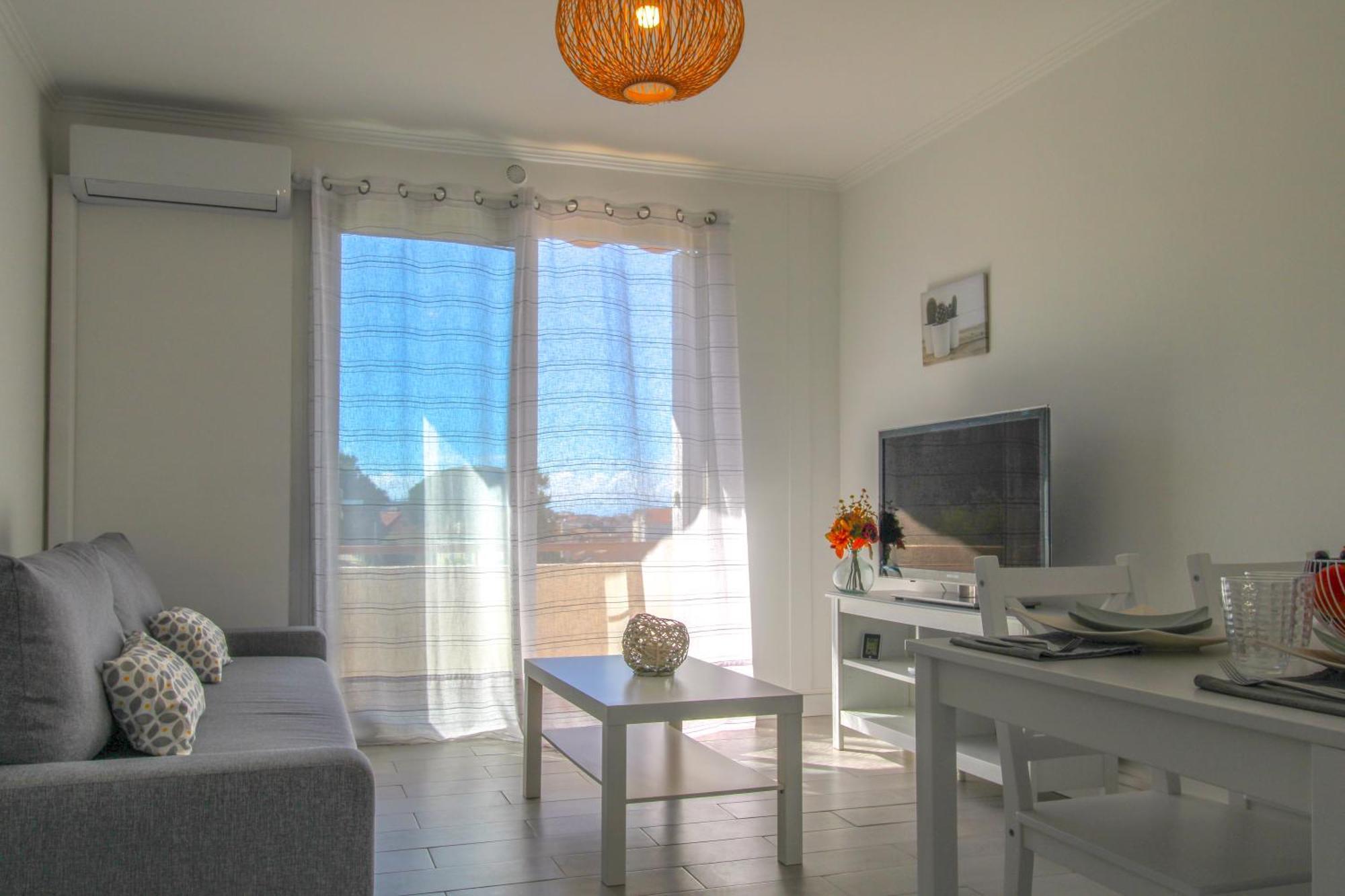 Appartement Le Republique By Apirent #Balcon #Climatisation #Parking à Cannes Extérieur photo