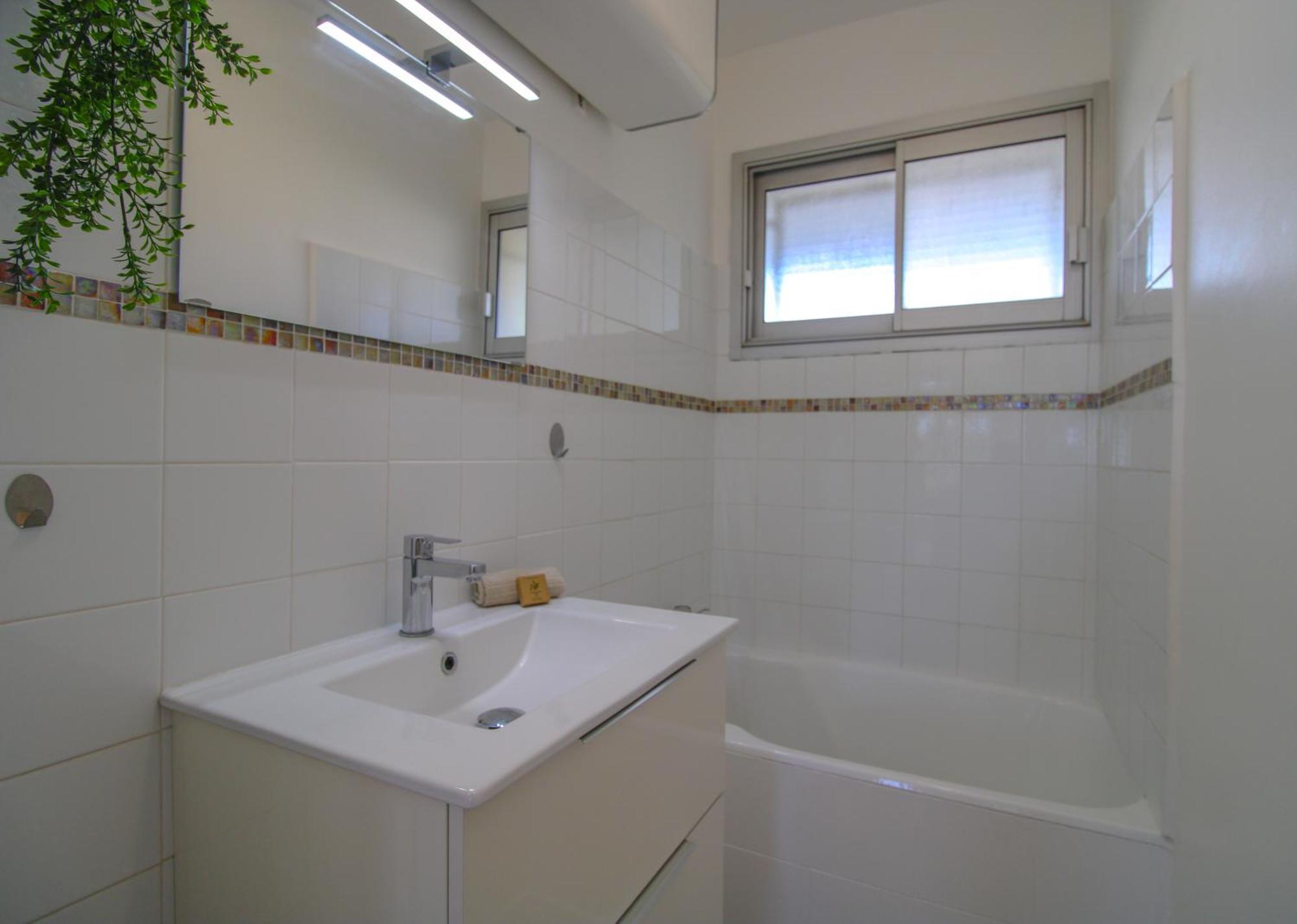 Appartement Le Republique By Apirent #Balcon #Climatisation #Parking à Cannes Extérieur photo