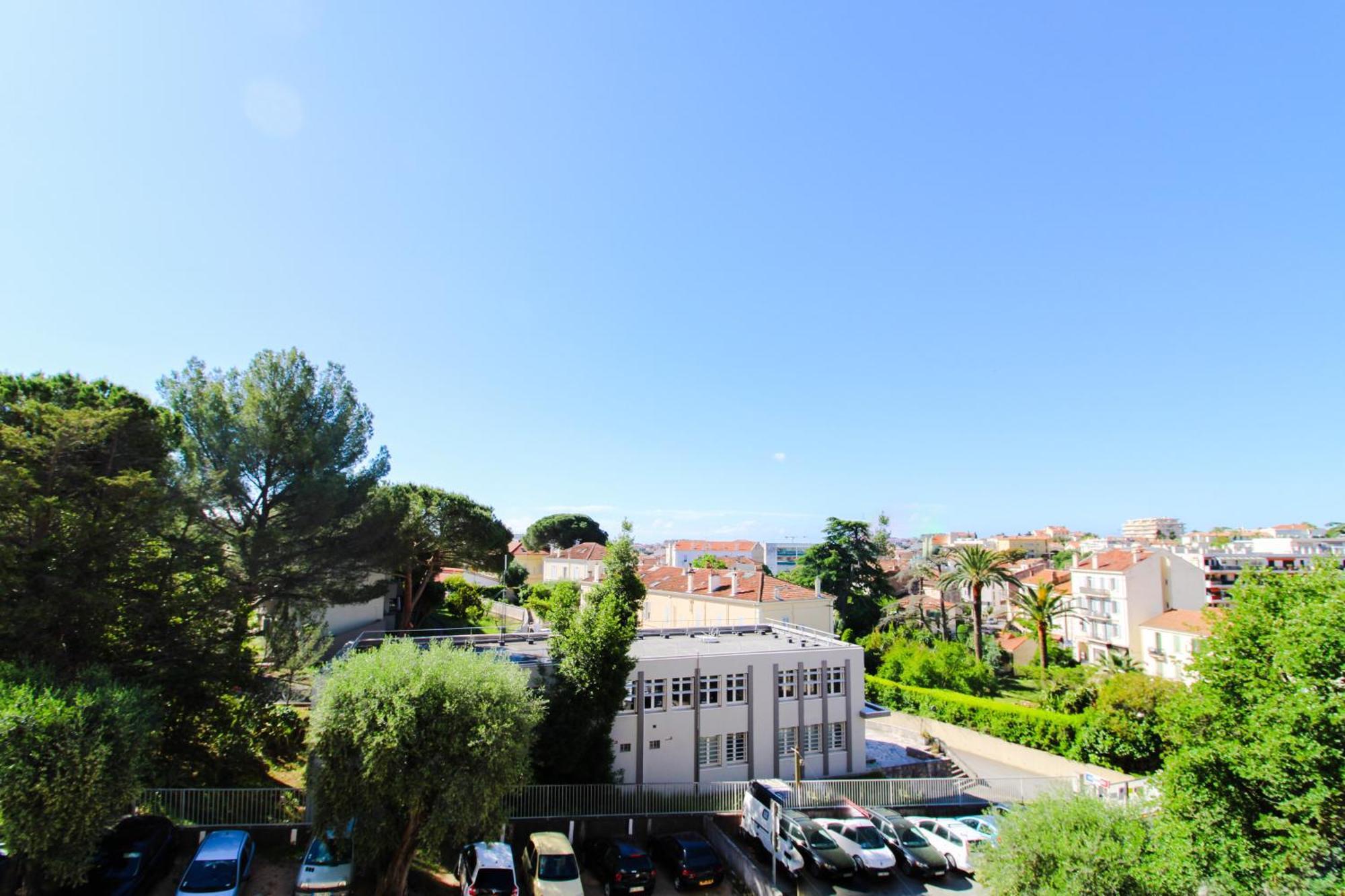 Appartement Le Republique By Apirent #Balcon #Climatisation #Parking à Cannes Extérieur photo